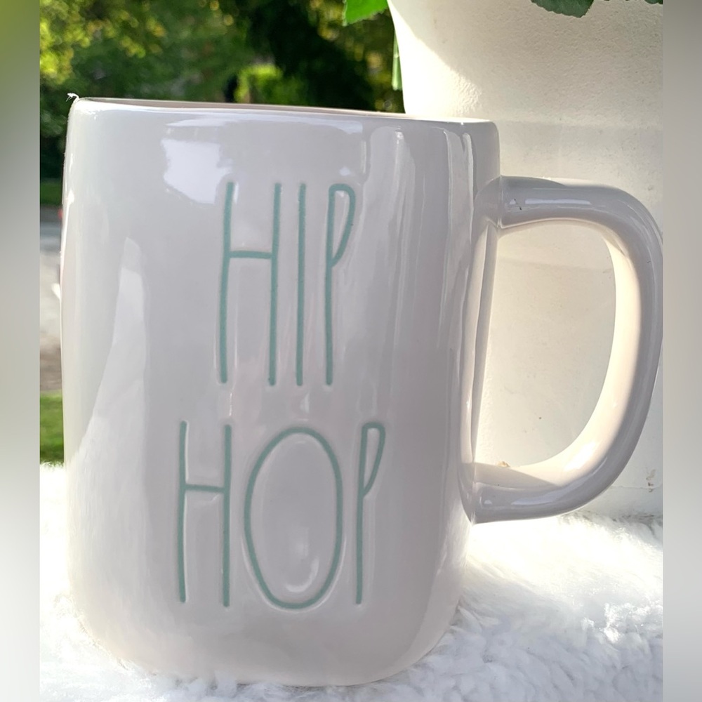 NEW ⭐️ 🏷️ Rae Dunn MUG glossy ceramic - Picture 2 of 10